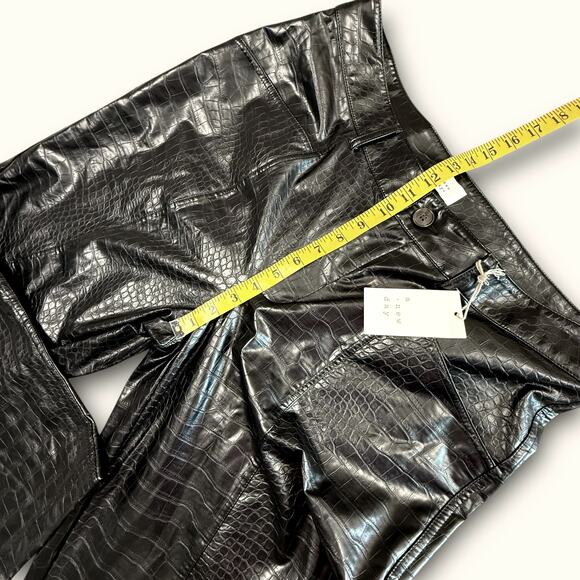 A New Day Faux Snakeskin Straight Leg Pants High Rise Women Size 14 Black New - Picture 10 of 12